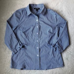 Roz & Ali blue & white striped button up blouse